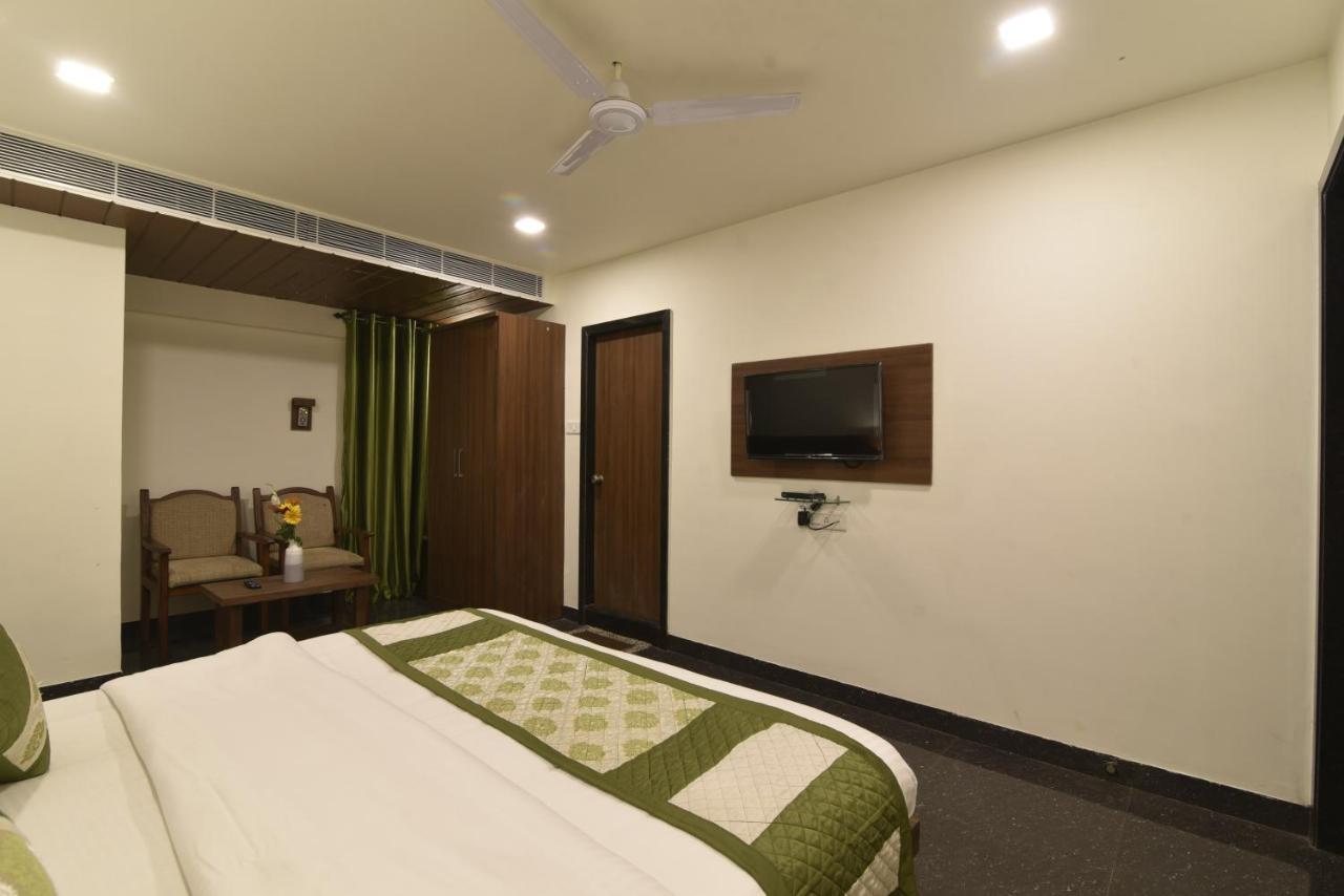 Hotel Clove Bijāpur Exterior foto